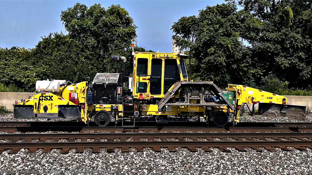 Looks like the ballast regulator is doubling as a weed sprayer.